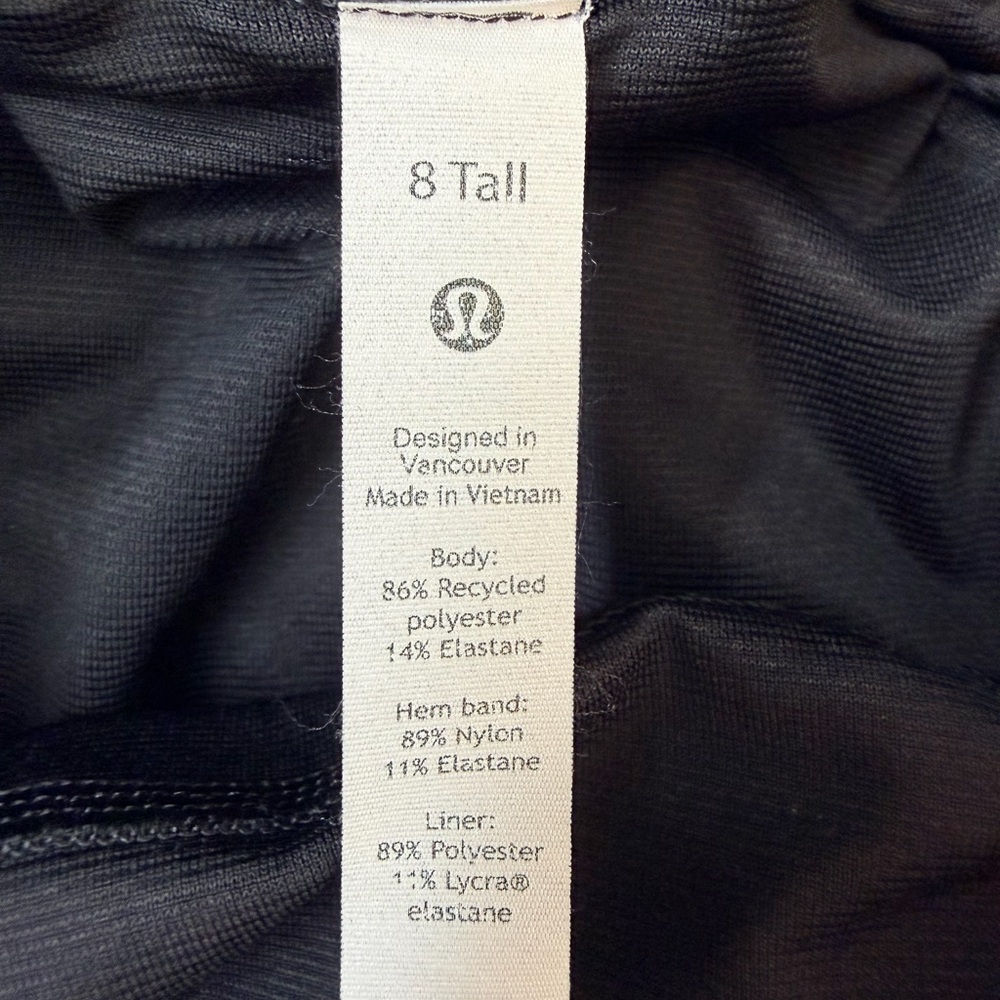 Lululemon Hotty Hot Tall Shorts, Low Rise 4 Inch - Size 8 - Picture 3 of 3